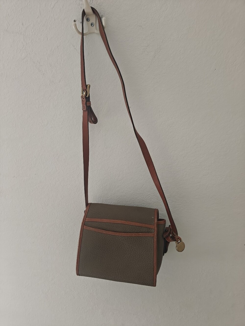 Vintage Dooney & Bourke Weather Leather Purse Crossbody Bag - Picture 4 of 5